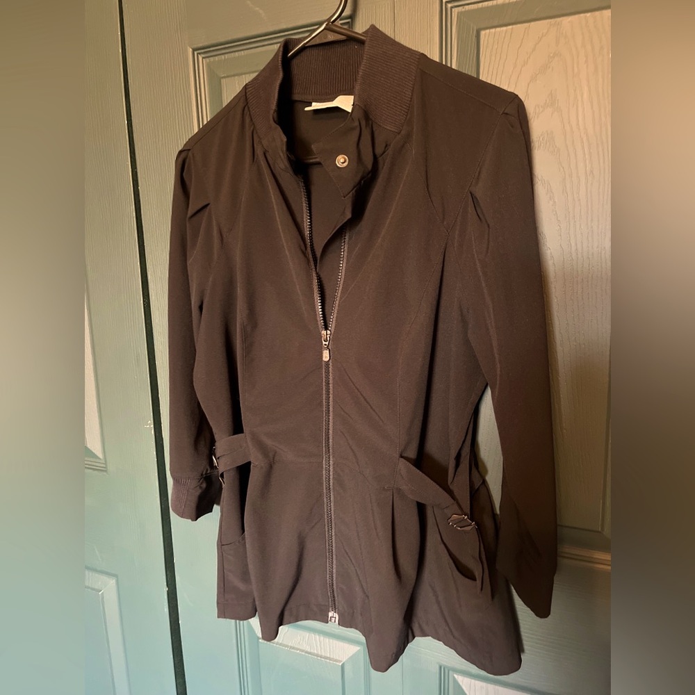 Chicos Zenergy Women’s Size 2 Jacket Black Zip Very Nice